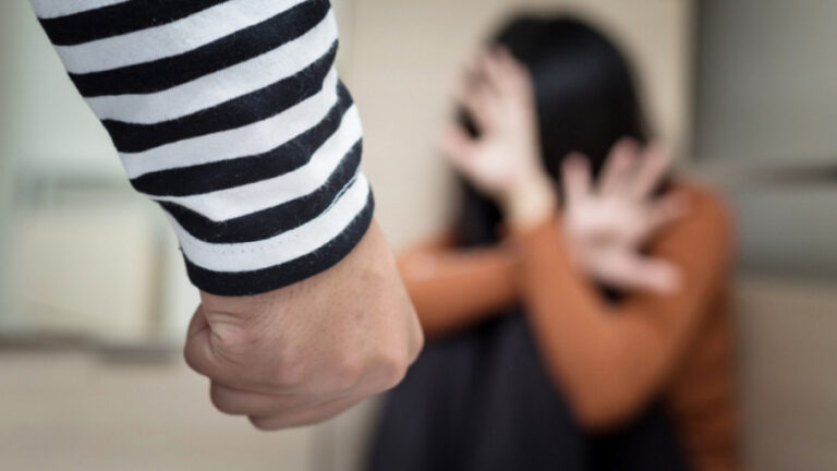وزيرة المرأة: تراجع إشعارات العنف الزوجي
