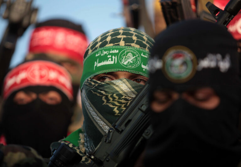 بعد 6 أشهر من الحرب.. محلل بـ” نيوزويك ” يؤكد سيطرة المقاومة على غزة