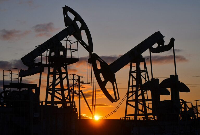 توقعات بزيادة الطلب.. ارتفاع أسعار النفط