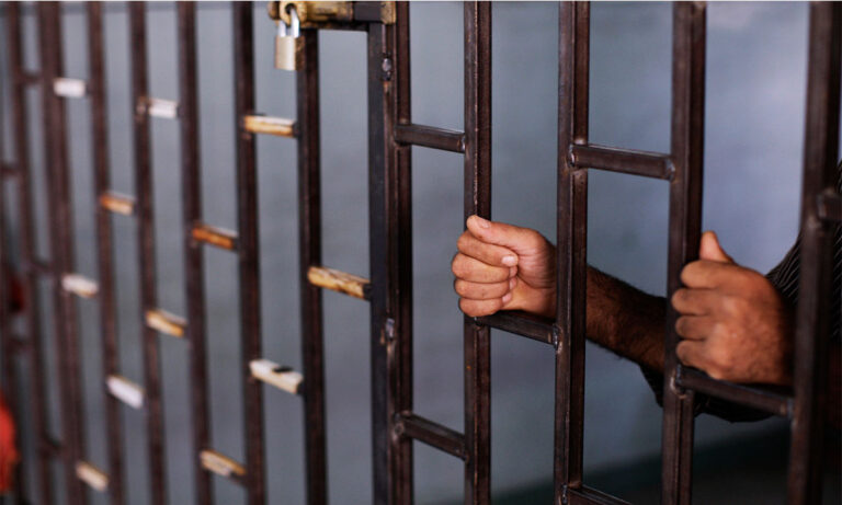 مصطفى عبد الكبير لـ”تونيبزنس”: “أكثر من 200 تونسي موقوف في السجون الليبية”