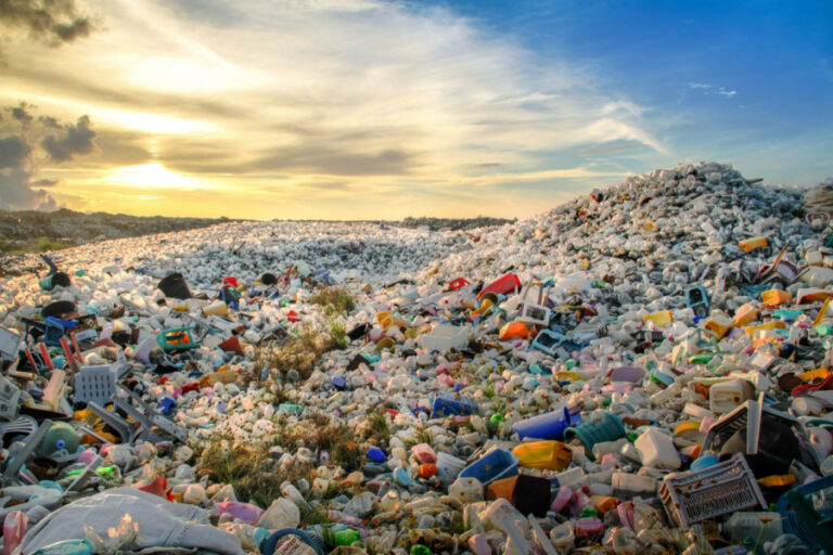 حول التلوث البلاستيكي.. تونس تشارك في مفاوضات “حادة ” في كندا
