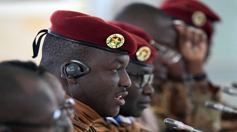 Le Burkina Faso prolonge le régime militaire de 5 ans