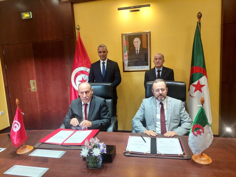 La Tunisie et l'Algérie signent un accord de coopération dans le domaine du tourisme