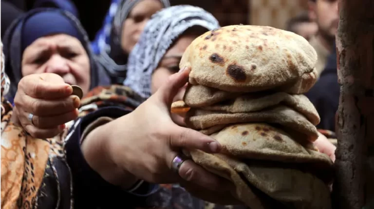 لأول مرة منذ 3 عقود.. مصر ترفع سعر الخبز