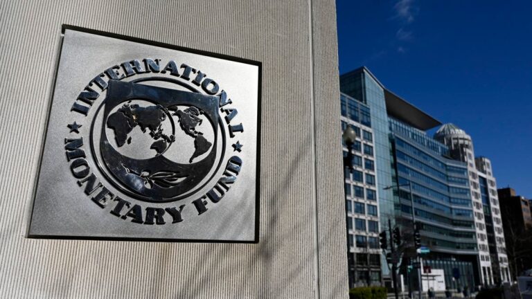 Le Fonds monétaire international s'engage à verser 2,2 milliards de dollars à l'Ukraine