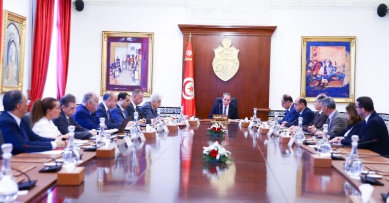 الحكومة تناقش مشروع قانون جديد ينظم عمل الجمعيات في تونس
