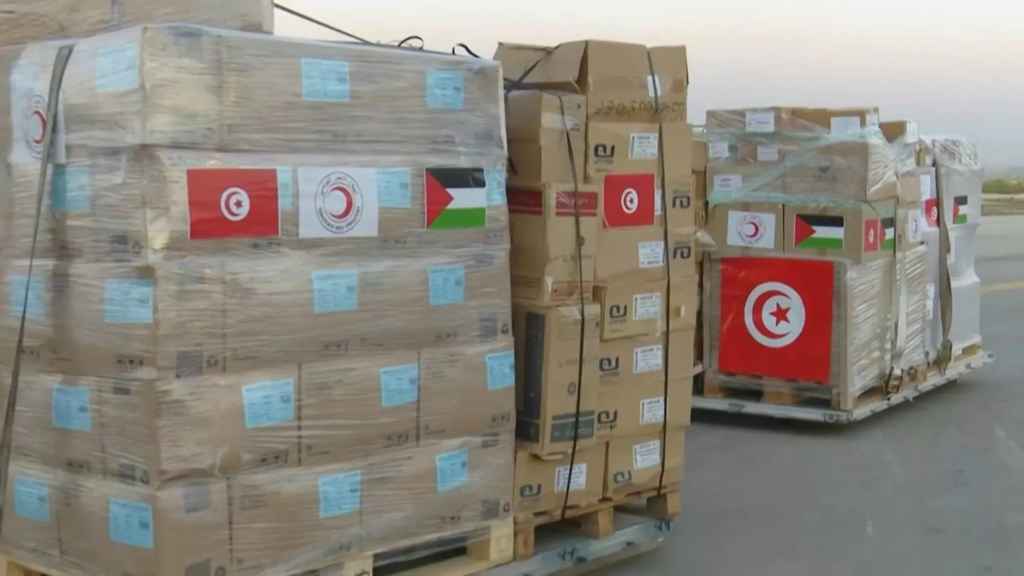 لأول مرة: سيارات إسعاف وأدوية.. باخرة مساعدات تونسية تستعد للابحار نحو غـ.زة (التفاصيل لـ "تونيبيزنيس")