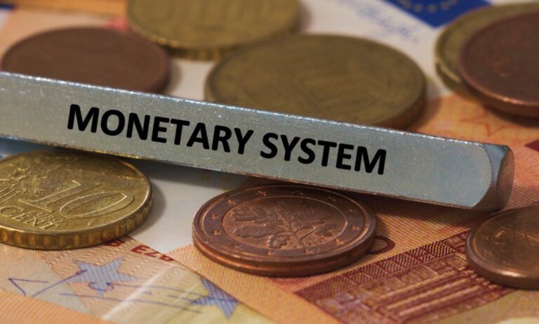 صندوق النقد يحذر من انهيار النظام النقدي العالمي والدولار على حافة الانهيار