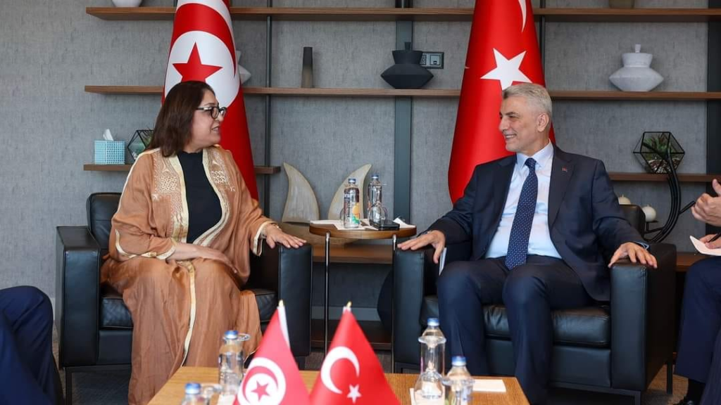 تعزيز العلاقات الاقتصادية بين تركيا وتونس بإحياء منتدى الأعمال والشراكة في اسطنبول