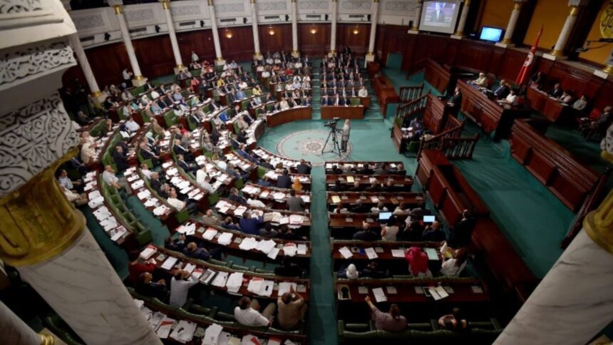 La Tunisie Face à un Déficit Budgétaire Croissant : Comment Réagira le Parlement ?