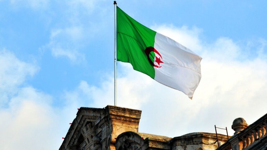 Desequilibre-Frappant-Les-Banques-en-Algerie-Creusent-lEcart-entre-Public-et-Prive.jpg