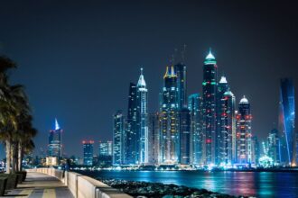 Dubai-prete-a-briller-La-COP28-sengage-a-tripler-les-energies-renouvelables