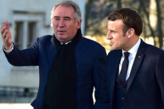 Scandale-Politique-en-France-Le-Destin-de-Bayrou-Suspendu-a-un-Fil