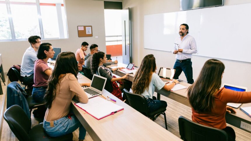 Tunisie-Un-Record-Historique-66-de-Filles-Inscrites-dans-les-Universites-Publiques