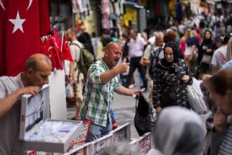 Turquie : face à l'inflation galopante, Erdogan relève le salaire minimum de moitié