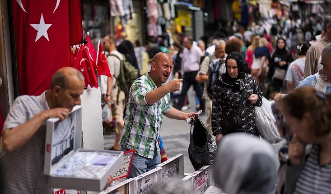 Turquie : face à l'inflation galopante, Erdogan relève le salaire minimum de moitié