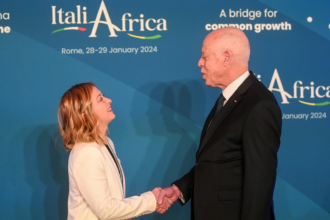 Le Président de la République Kaïs Saïed, En Première Ligne à l'Ouverture du Sommet Italie-Afrique