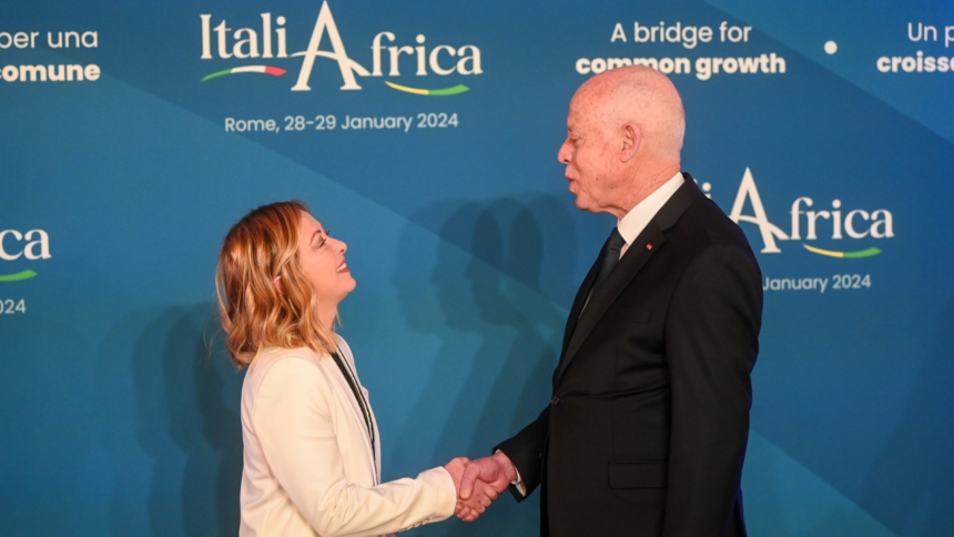 Le Président de la République Kaïs Saïed, En Première Ligne à l'Ouverture du Sommet Italie-Afrique