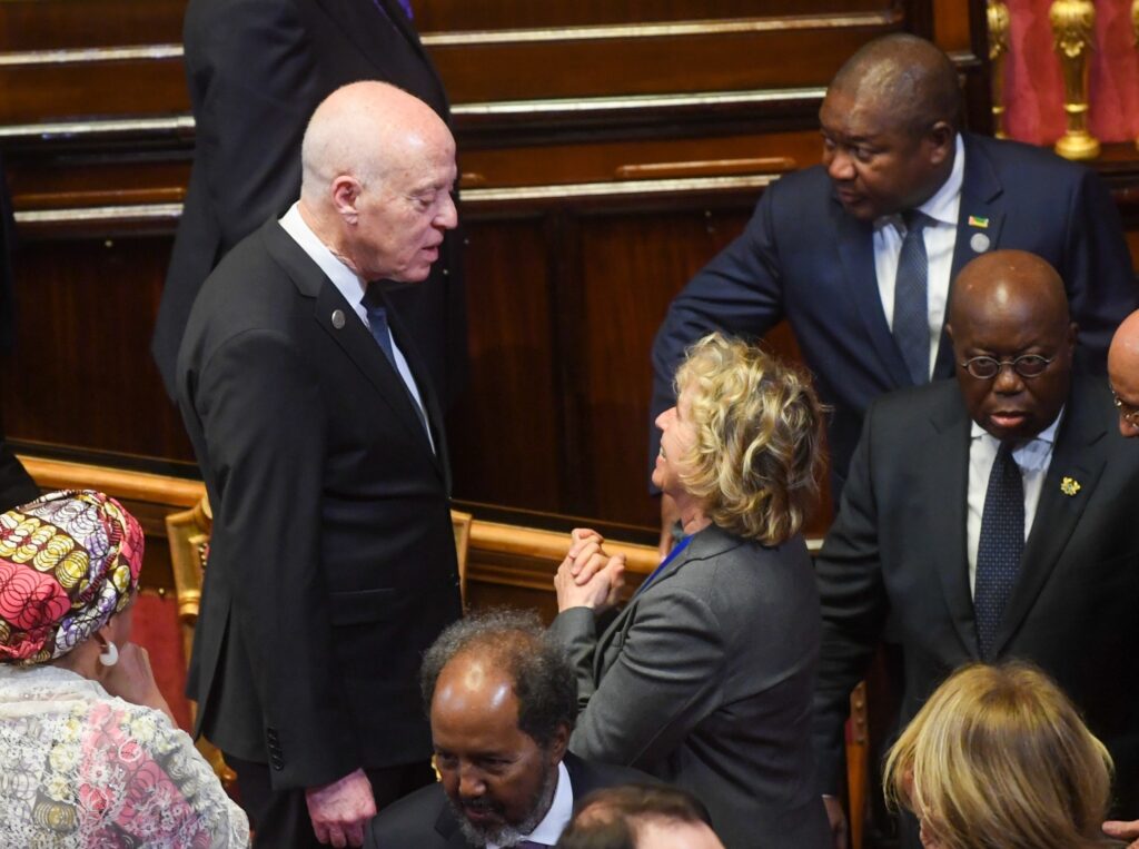 Le Président de la République Kaïs Saïed, En Première Ligne à l'Ouverture du Sommet Italie-Afrique