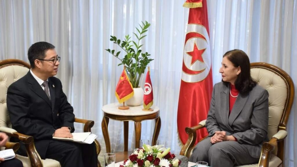 Ministre Tunisienne de l'Infrastructure Rencontre le Vice-Président de la CIDCA Chinoise