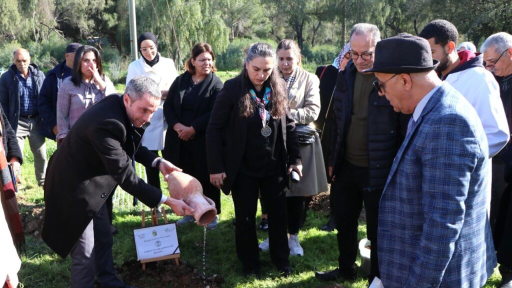 Ministre de l'Environnement Stimule la Transition Écologique avec une Stratégie Complète en Tunisie 2