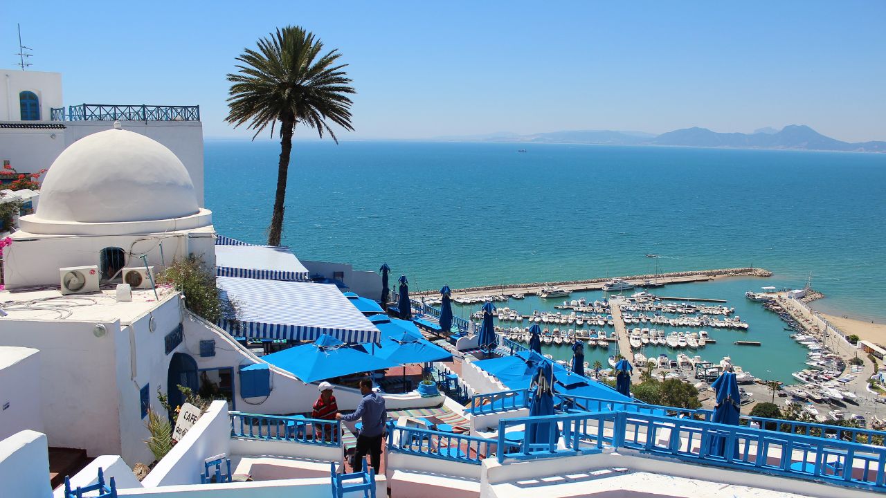 Le-tourisme-tunisien-senvole-une-croissance-record