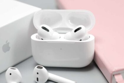 Les-AirPods-Pro-dApple-sappretent-a-revolutionner-laccessibilite-auditive-avec-iOS-18